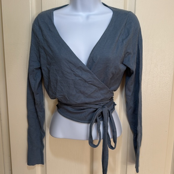 Open Edit Wrap Sweater in blue - Picture 4 of 6